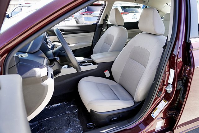 Used 2024 Nissan Altima 2.5 SV FWD image 22