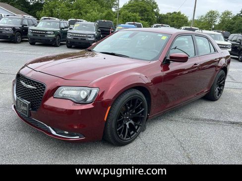 Used 2019 Chrysler 300 S RWD image 3