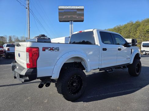 Used 2019 Ford F250 XLT w/ FX4 Off-Road Package image 4