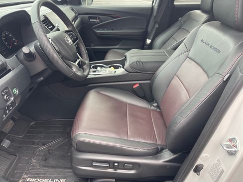 Used 2025 Honda Ridgeline Black Edition image 10