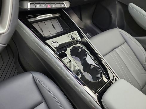 New 2026 Audi Q3 quattro 2.0T AWD/4WD image 10