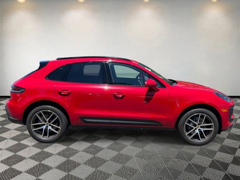 Used 2023 Porsche Macan AWD/4WD image 2