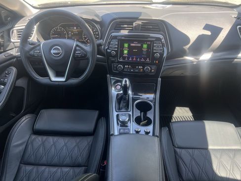 Used 2023 Nissan Maxima Platinum w/ Sport Mat Group FWD image 2