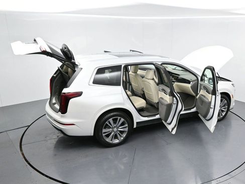 Used 2022 Cadillac XT6 Premium Luxury image 49