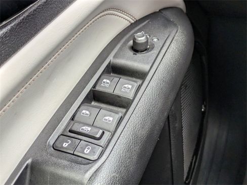 Used 2022 Jeep Compass Limited image 26