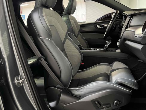 Used 2020 Volvo XC60 T5 R-Design image 32