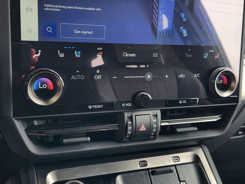 Used 2025 Lexus GX 550 AWD/4WD image 18