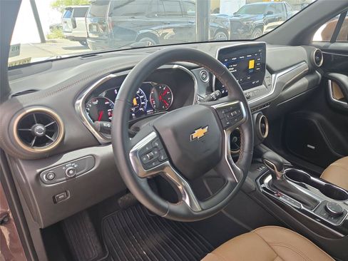 Used 2024 Chevrolet Blazer Premier w/ Enhanced Convenience Package AWD/4WD image 9