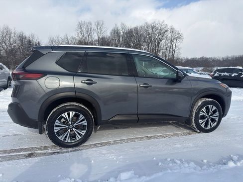 Used 2021 Nissan Rogue SV w/ Premium Package image 8