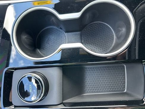 New 2026 Chevrolet Equinox LT w/ Convenience Package II image 17