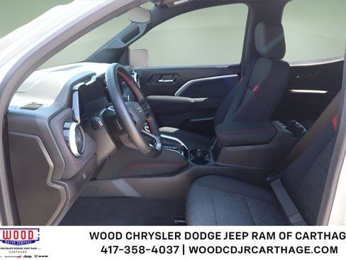 Used 2024 Chevrolet Colorado Z71 w/ Z71 Convenience Package 2 AWD/4WD image 17