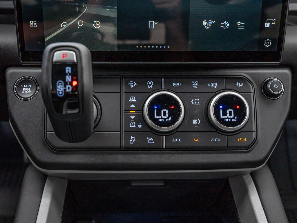 New 2026 Land Rover Defender 90 V8 AWD/4WD image 36