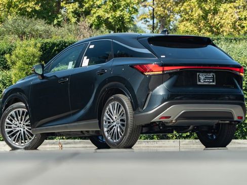New 2026 Lexus RX 450h AWD image 2