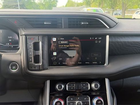 Used 2022 GMC Yukon Denali AWD/4WD image 13