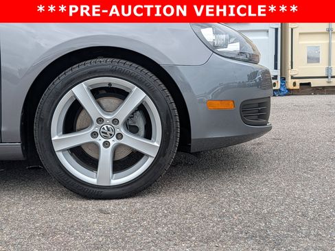 Used 2013 Volkswagen Golf 4-Door FWD image 11