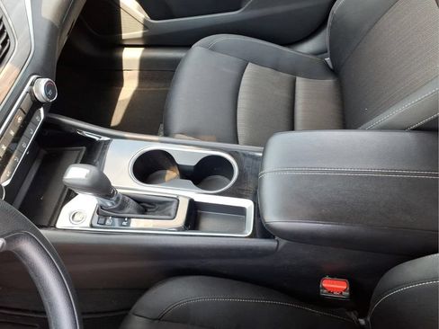 Used 2024 Nissan Altima 2.5 SV FWD image 14