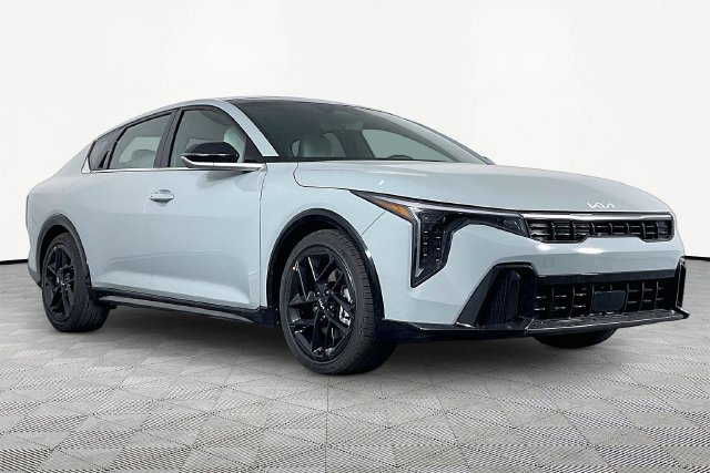 New 2027 Kia K4 GT-Line Turbo FWD image 3