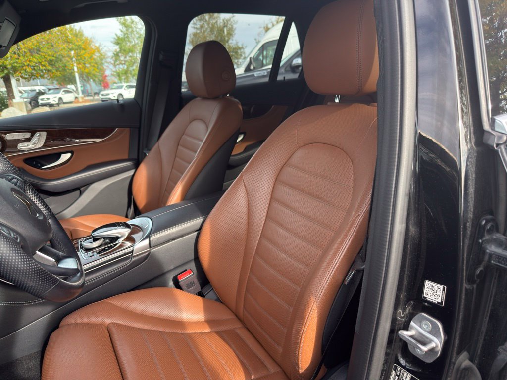 Used 2019 Mercedes-Benz GLC 300 4MATIC image 14