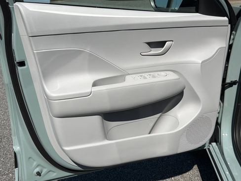Used 2024 Hyundai Kona SEL FWD image 10