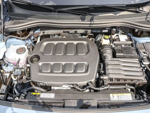 Used 2025 Volkswagen Tiguan SE image 38