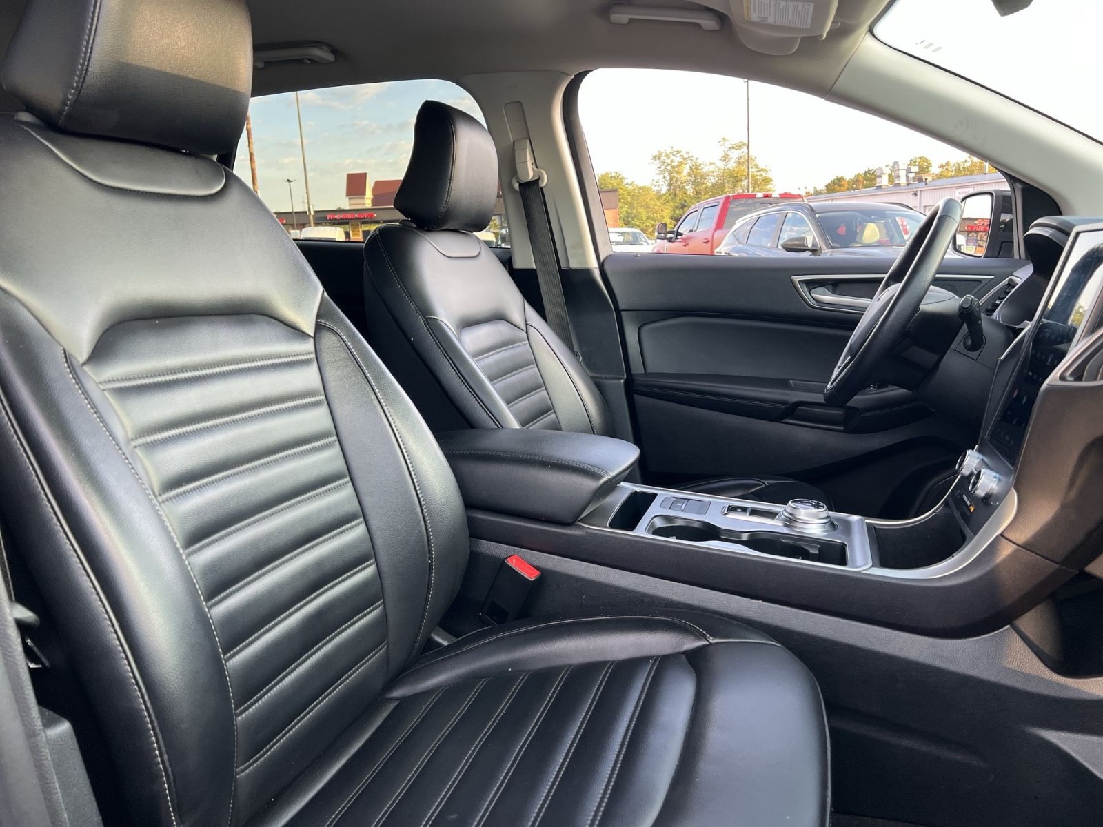 Used 2024 Ford Edge SEL AWD/4WD image 25