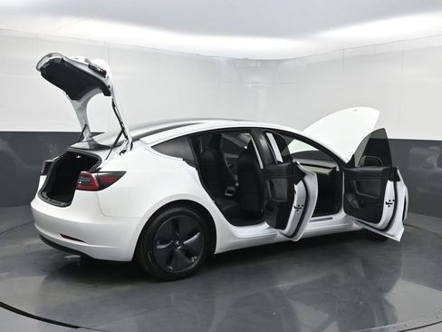 Used 2019 Tesla Model 3 Standard Range Plus image 37