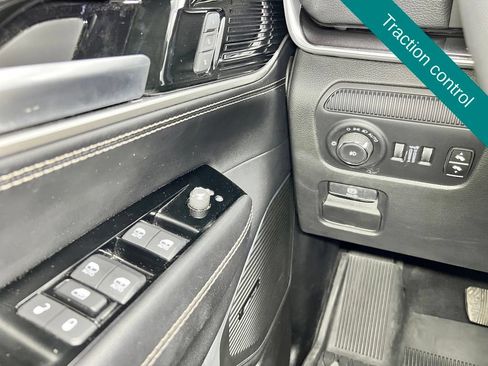 Used 2024 Jeep Wagoneer 4WD image 7