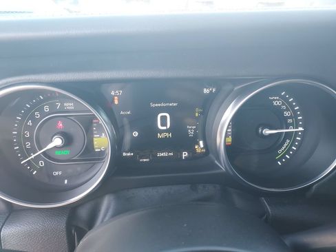 Used 2023 Jeep Wrangler Unlimited Sahara w/ Cold Weather Group AWD/4WD image 18