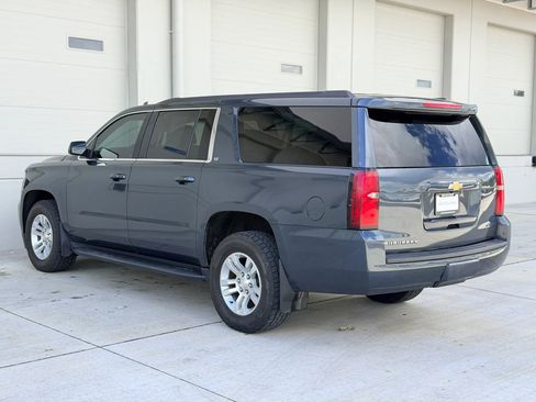 Used 2019 Chevrolet Suburban LT image 3
