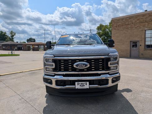 Used 2025 Ford F350 Lariat AWD/4WD image 3
