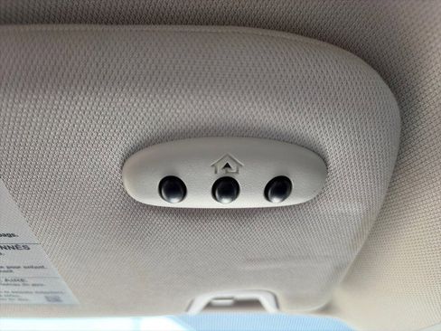 Used 2022 Ford Edge Titanium w/ Class II Trailer Tow Package image 19