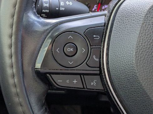 Used 2021 Toyota RAV4 XLE Premium image 29