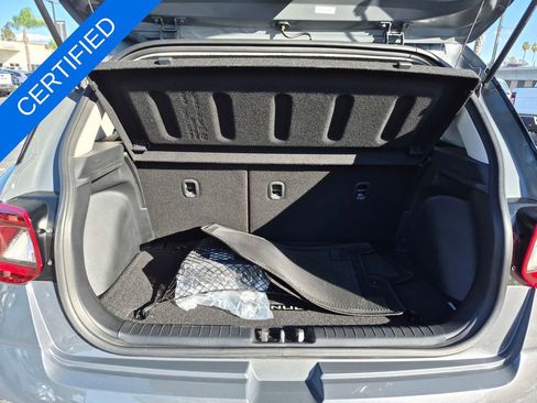 Used 2025 Hyundai Venue SEL image 24