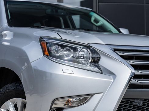 Used 2018 Lexus GX 460 image 16