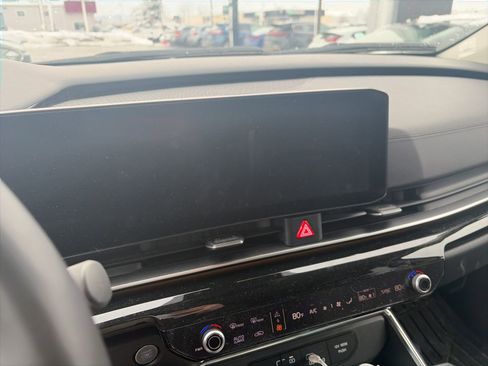 Used 2025 Kia Carnival SX Prestige image 14