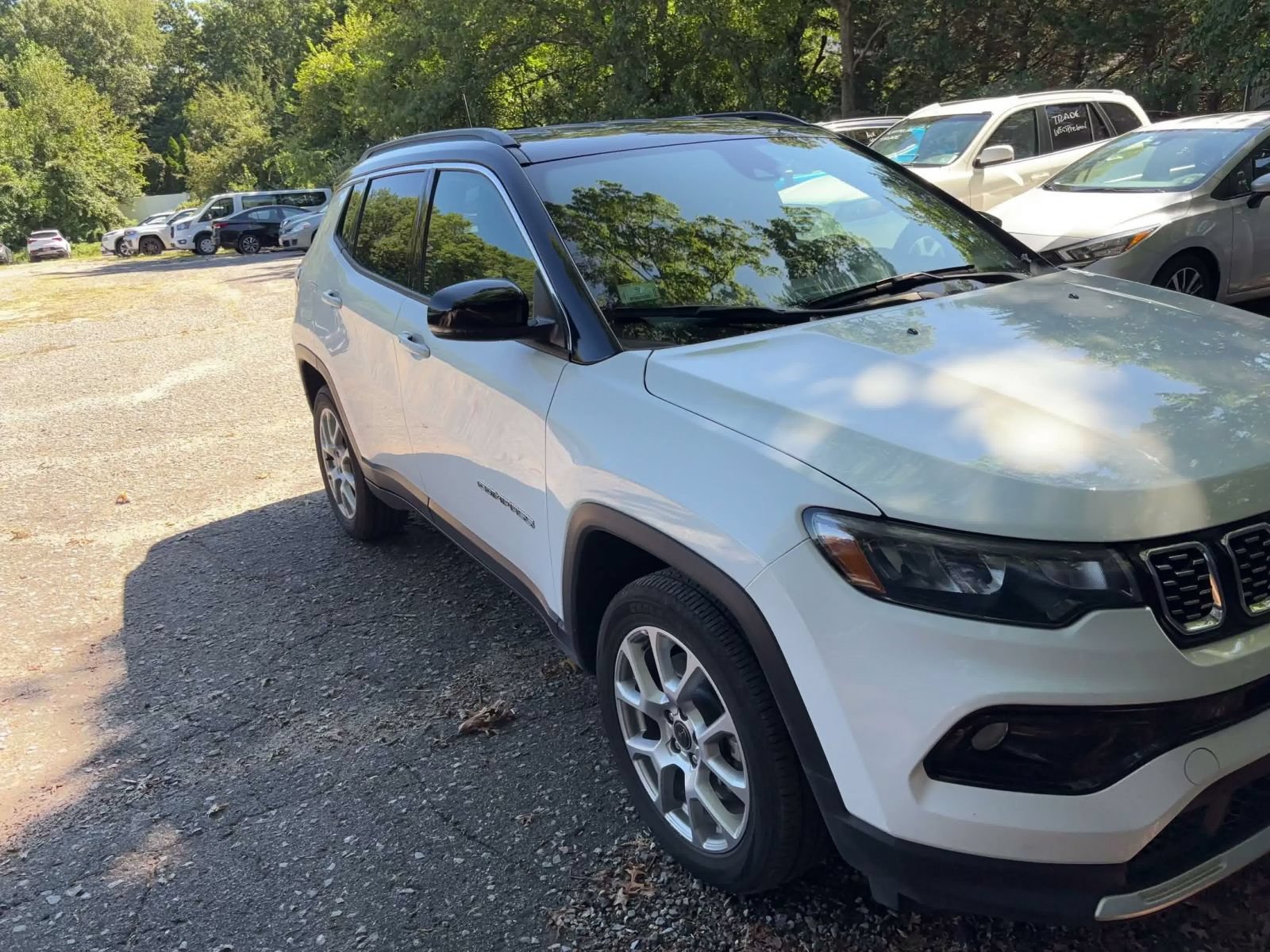 Used 2025 Jeep Compass Limited AWD/4WD image 2