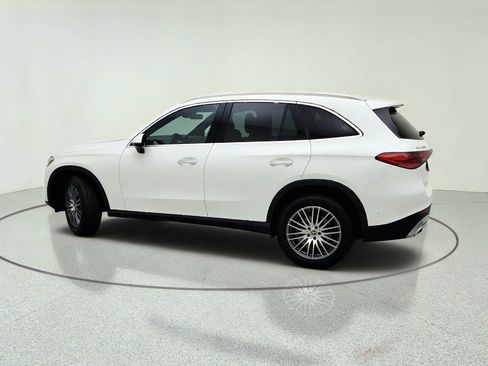 Used 2025 Mercedes-Benz GLC 300 image 13