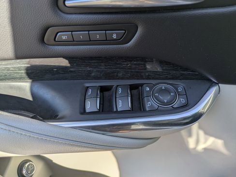 Used 2021 Cadillac XT4 Premium Luxury image 20