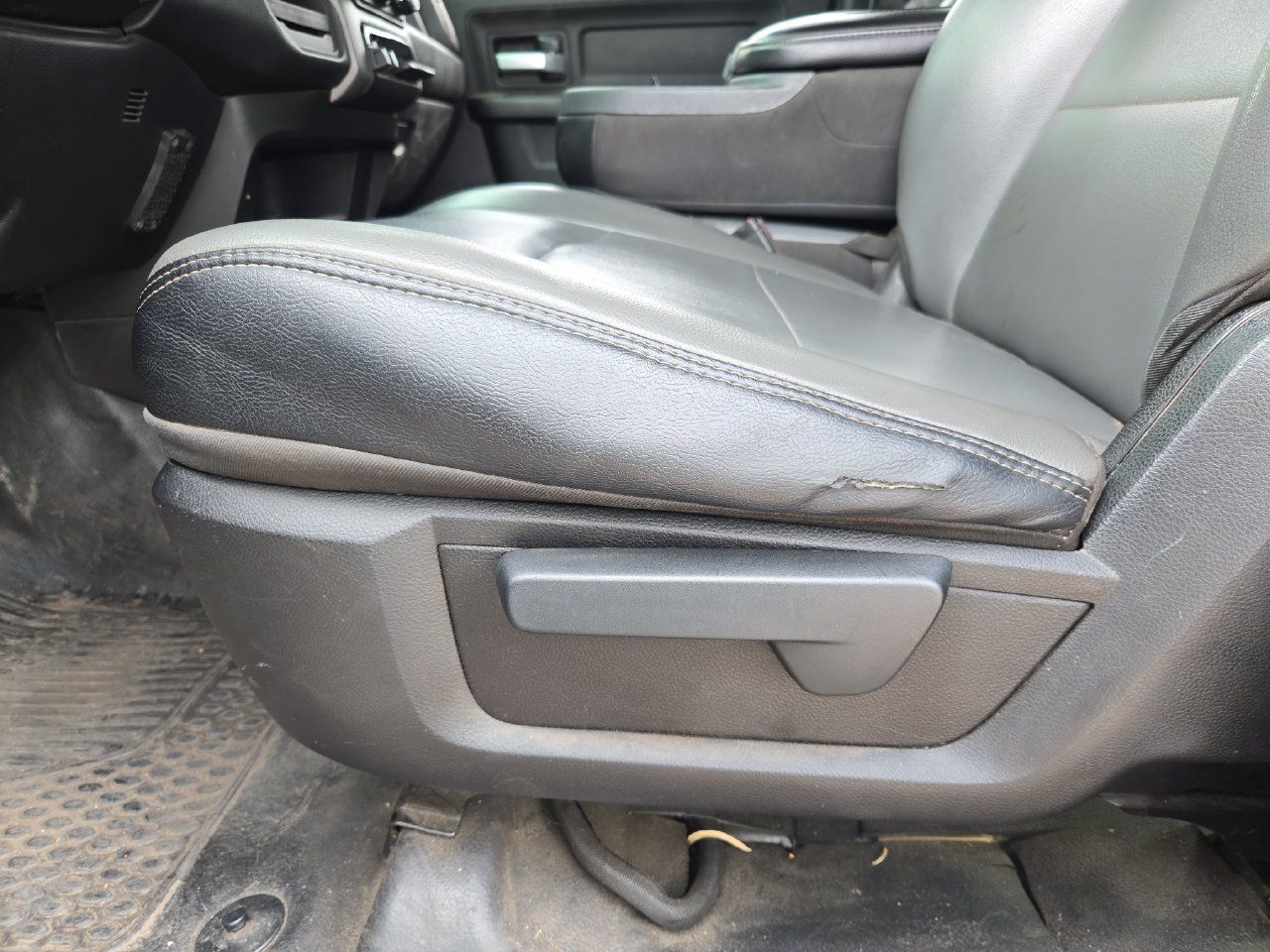 Used 2019 RAM 2500 Tradesman w/ Chrome Appearance Group AWD/4WD image 24