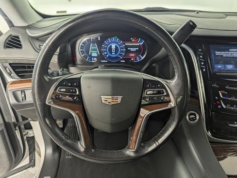 Used 2019 Cadillac Escalade Luxury image 12