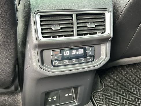 Used 2026 Volkswagen Atlas SEL AWD/4WD image 26