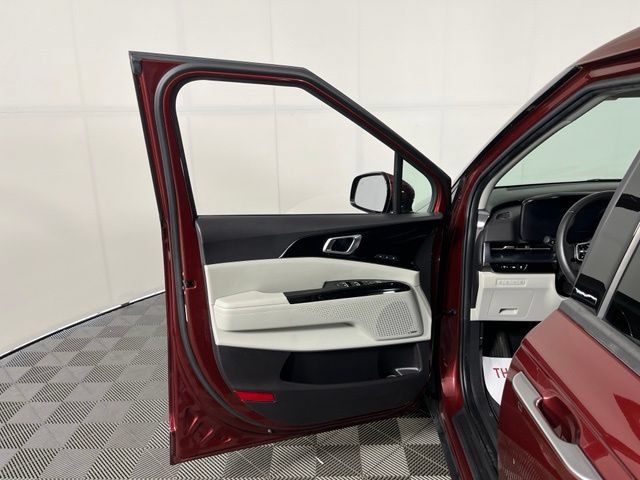 Used 2024 Kia Carnival SX Prestige FWD image 12