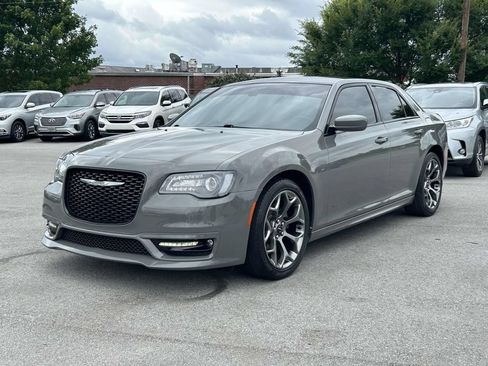 Used 2018 Chrysler 300 S w/ S Model Appearance Package RWD image 3