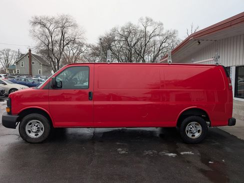 Used 2015 Chevrolet Express 2500 Extended image 4