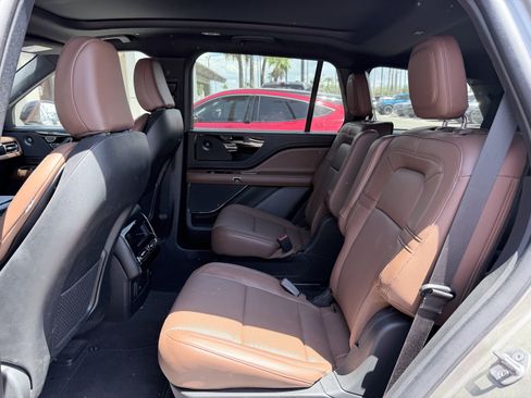 Used 2023 Lincoln Aviator Reserve w/ Equipment Group 201A RWD image 5