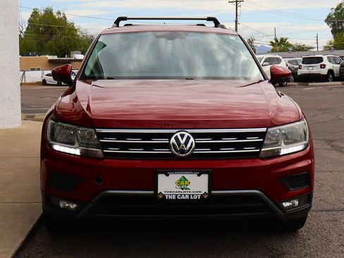 Used 2018 Volkswagen Tiguan SEL w/ 3rd Row Seat Package AWD/4WD image 16