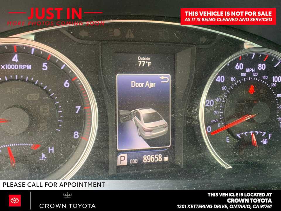 Used 2015 Toyota Camry SE FWD image 9