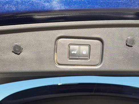 Used 2022 Nissan Pathfinder SL image 11