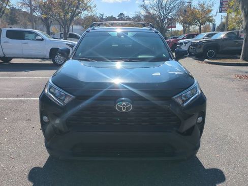 Used 2021 Toyota RAV4 XLE Premium image 9