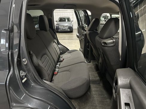Used 2012 Nissan Xterra PRO-4X AWD/4WD image 16